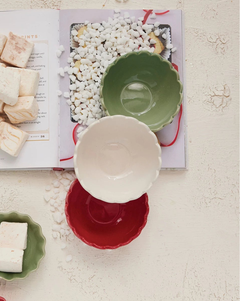 Stoneware Scalloped Bowl