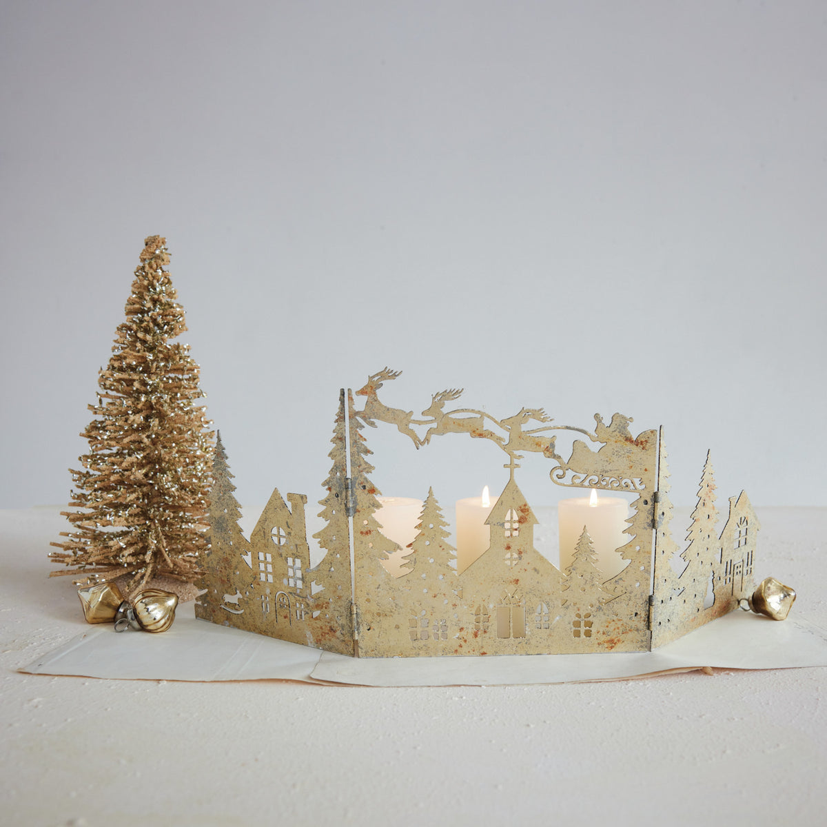 Metal Folding Mantle Scene