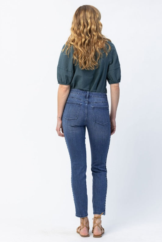 Mid-Rise | Relaxed | Braid Detail Jeans